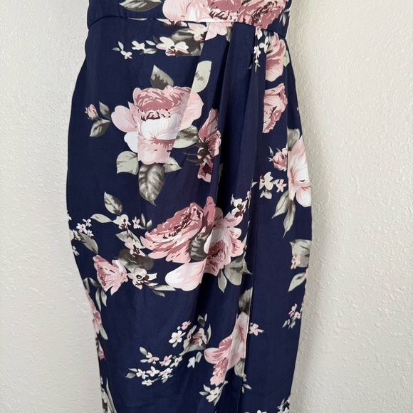 Showpo Take it from the top strapless navy floral maxi dress 4 - Picture 5 of 10